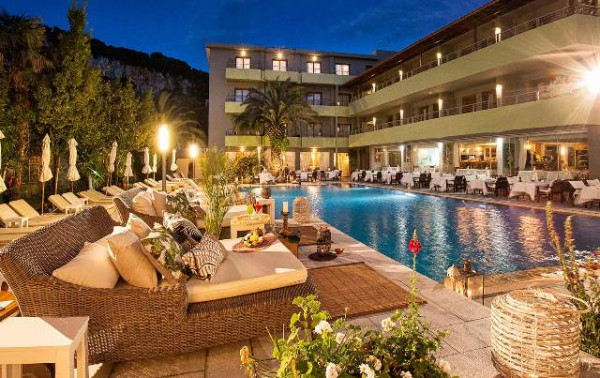 La Piscine Art Hotel